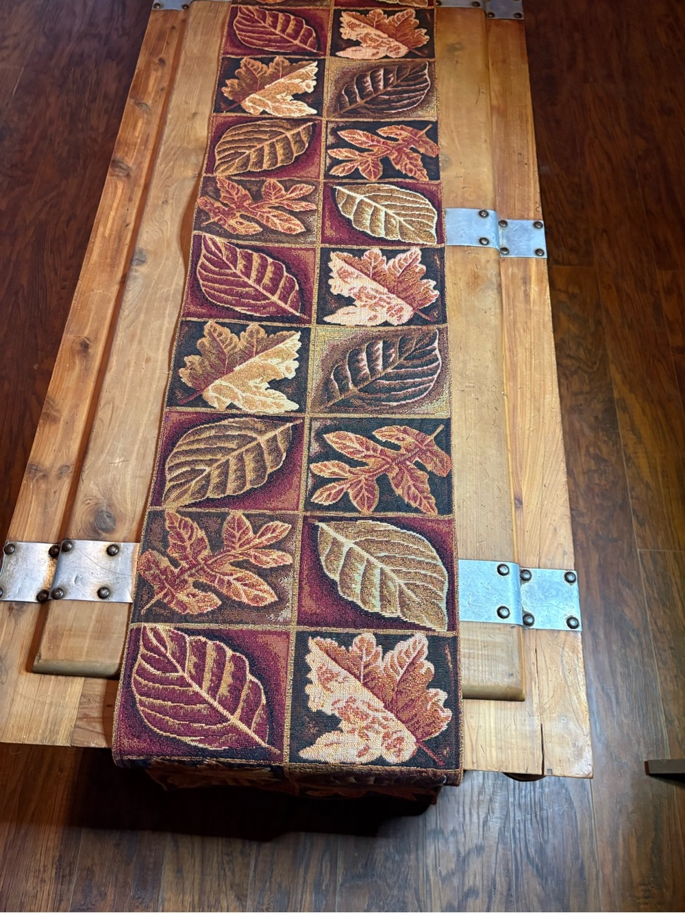 Table Runner - Picture 3 of 4